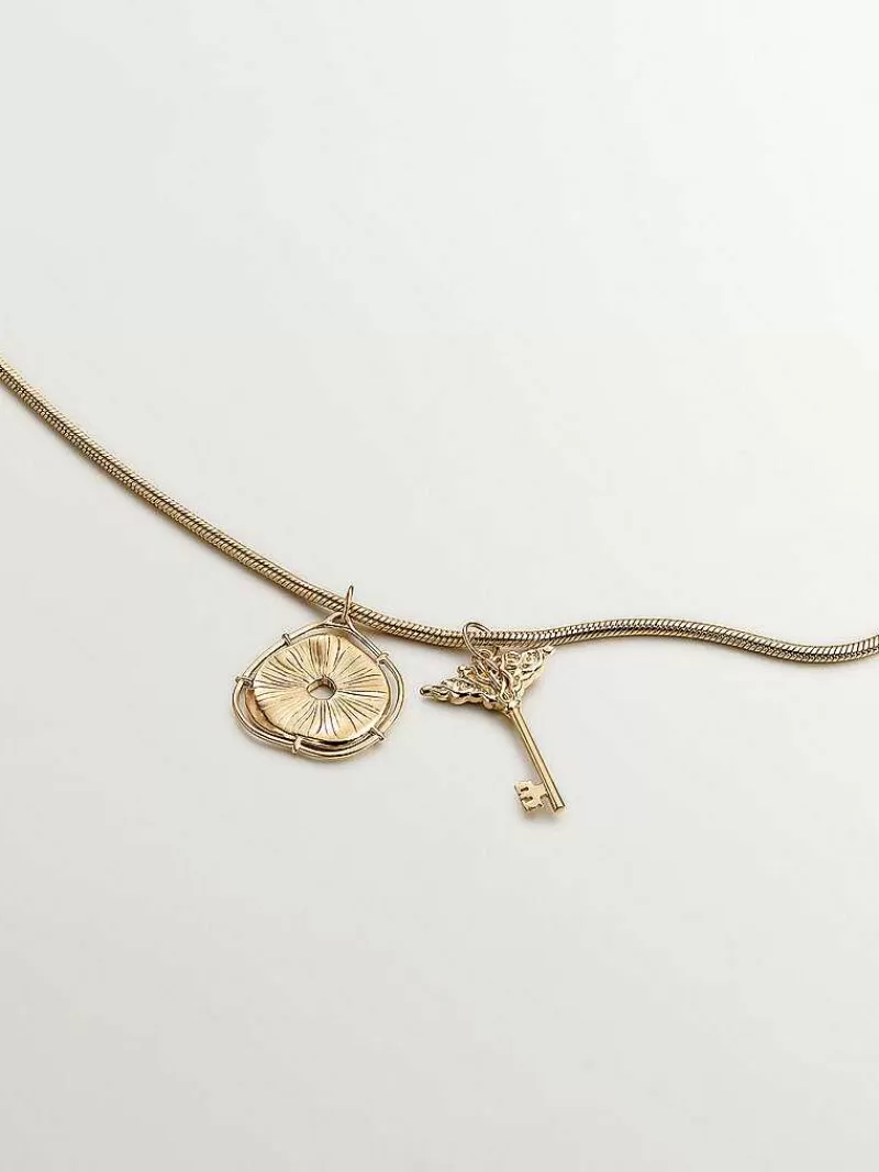 Aristocrazy Charms De Plata-Charm De Plata 925 Banada En Oro Amarillo De 18K Con Forma De Medalla Irregular Y Topacios Blancos